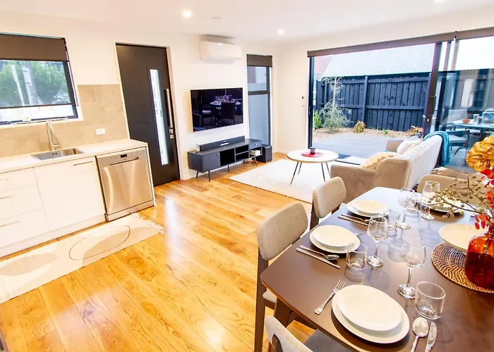 2 Bed Paradise Near Hagley Park