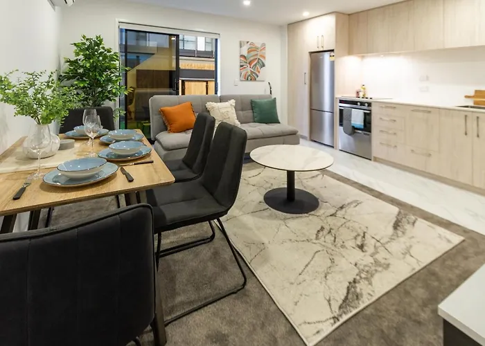 Chic Cbd Townhouse 2 Bed 2 Bath