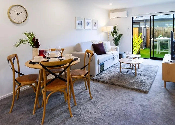 Vibrant Central Christchurch Pad 2 Bed 1 Bath With Park