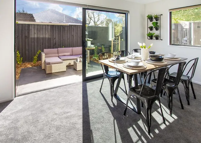 Sunsoaked & Stylish 3 Bed, 1.5 Bath Home W Garage