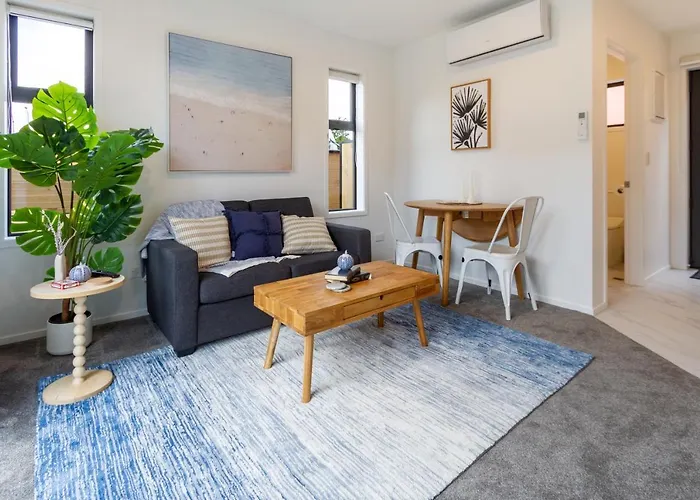 Modern, Convenient, Central: 1 Bedroom Loft