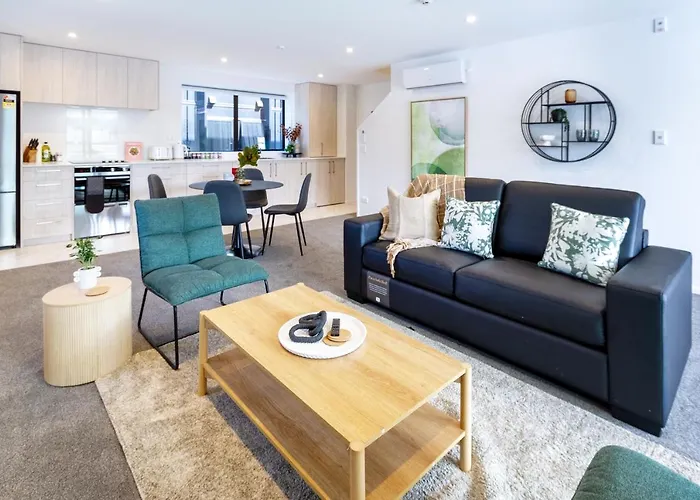 Cbd Gem: Walk To Everything, 3 Bedroom 2 Bath