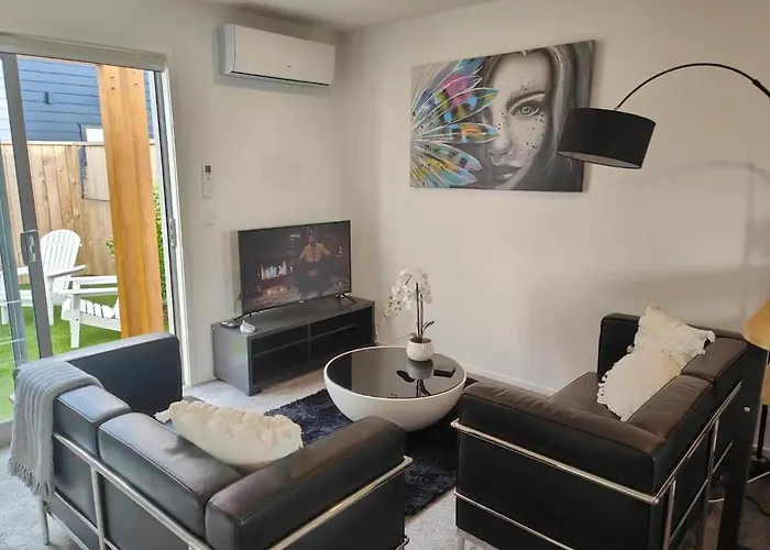 Stylish Townhouse In City Centre