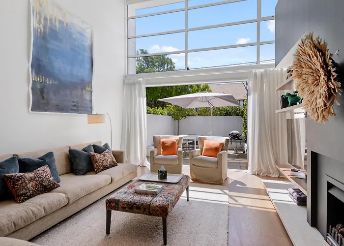 Holly Road Executive Townhouse