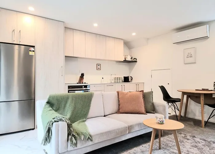 Central 2Brm 2Bth Townhouse Free Carpark