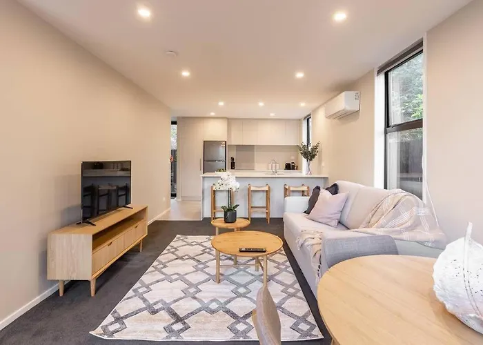 Brand New & Central Townhouse