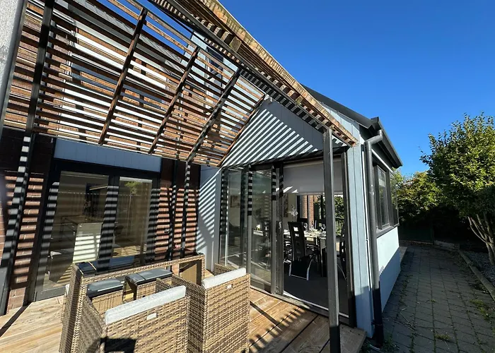 Airport Retreat 4Br 8 Guests