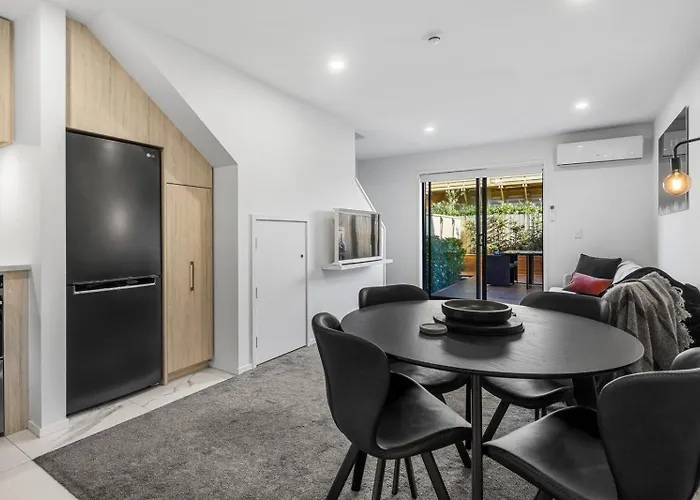 Stylish And Sleek City Stay
