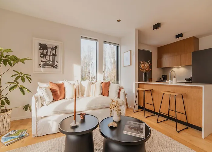Chic And Contemporary Living At Cambridge Terrace