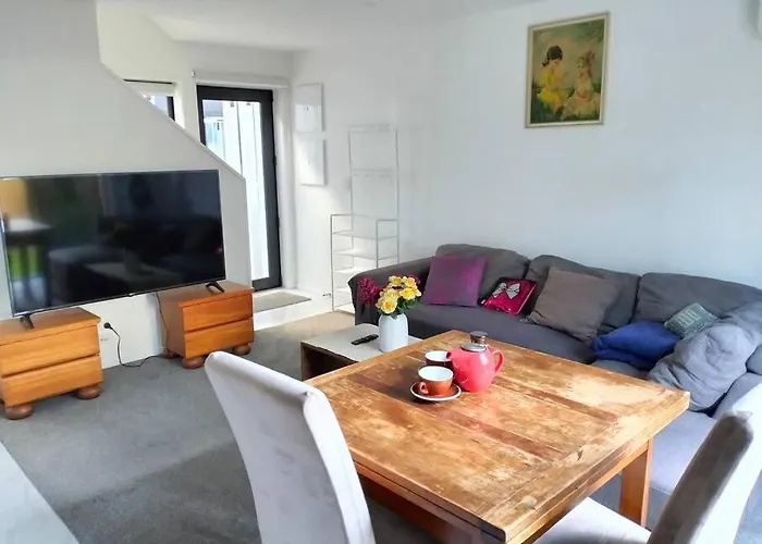 Cozy 2 Bed Cbd Retreat By Latimer Square