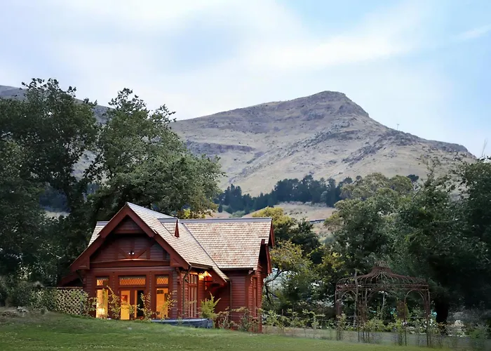 Casterton Cottage, Paradise Garden With Spa