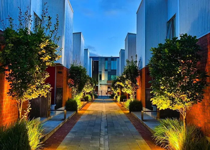 Cbd 2 Bed 2 Bath Parkside Retreat With Freeparking