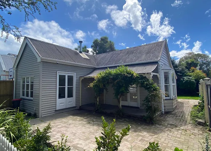 Charming Christchurch Central Cottage