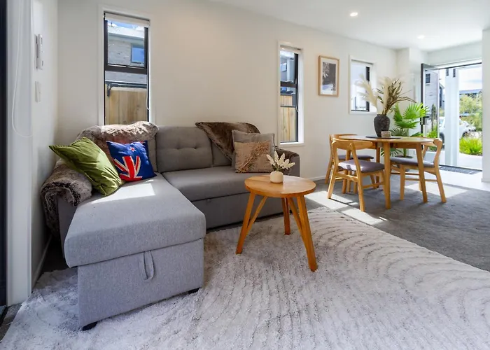 Escape At The Park: 1 Bed 1 Bath W/Carpark