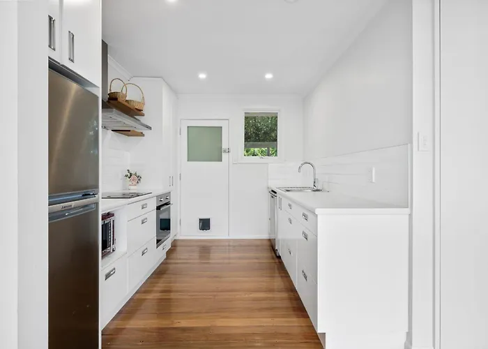 Hagley Park South Queen Size Bedroom
