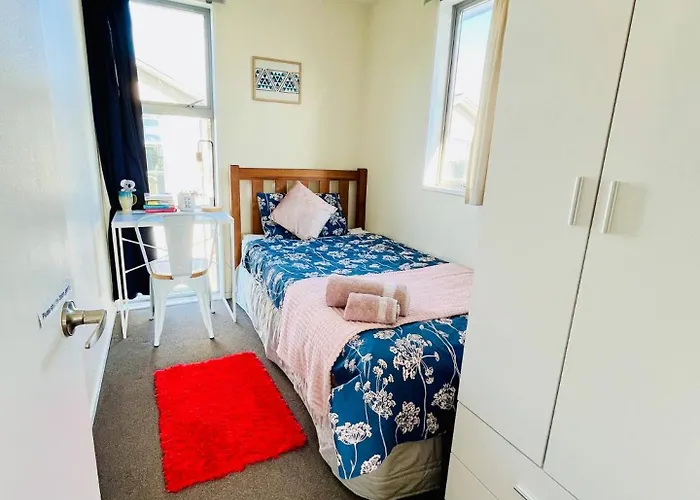 City Fringe Private Room - Your Urban Escape!