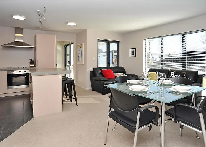 Carlton Villa 3 - Christchurch Holiday Homes