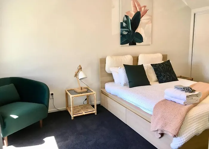 Number 1 - Chic Inner City Rooms