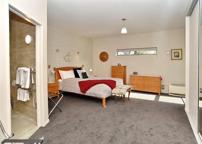 The Apartment Within - Christchurch Holiday Homes