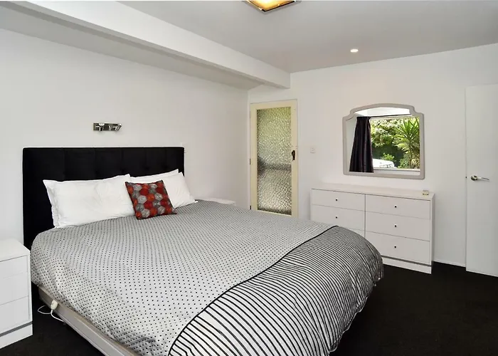 Leinster Villa - Christchurch Holiday Homes