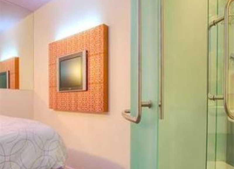 Seasons Hotel 3*