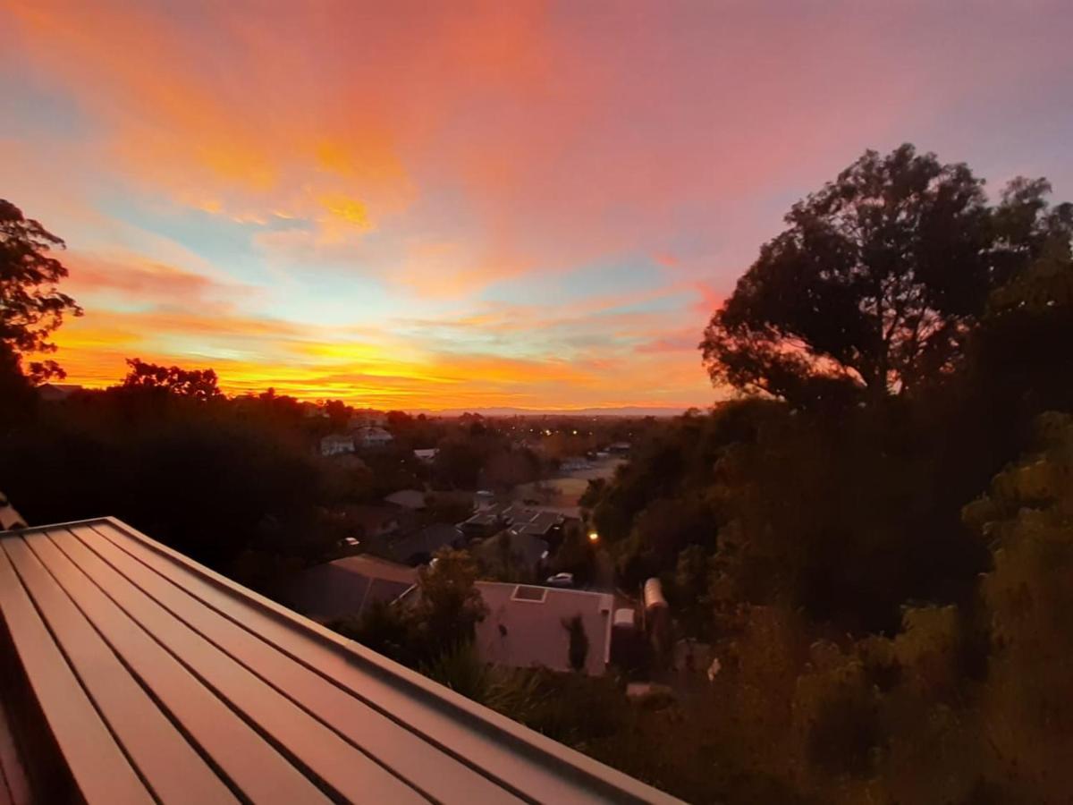 Sherwood 4-bedroom With Spectacular Views Holiday home Christchurch