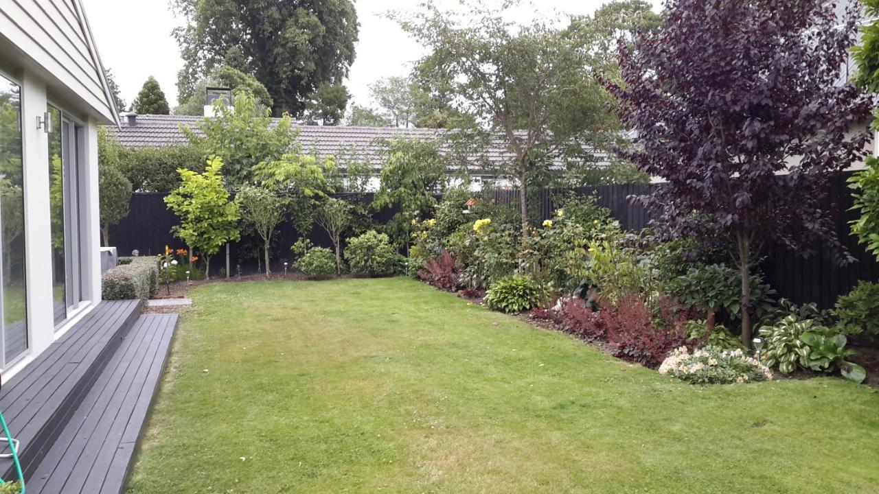 Bed & Breakfast In The Heart Of Fendalton