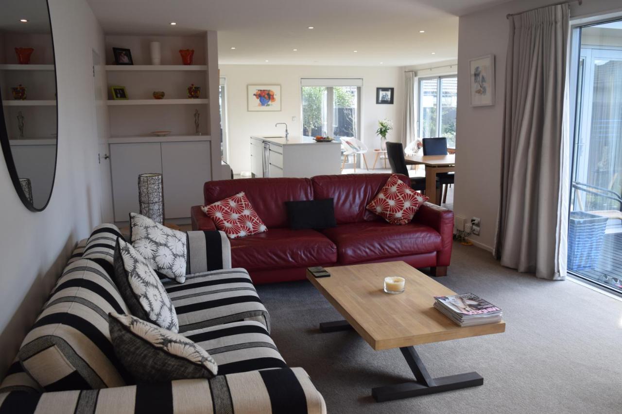 Bed & Breakfast In The Heart Of Fendalton *