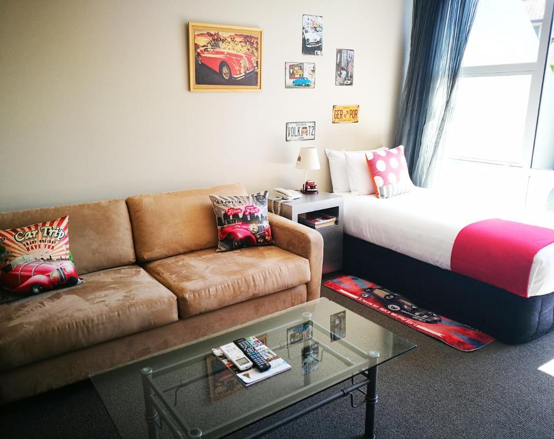 Belmont Motor Motel 4*