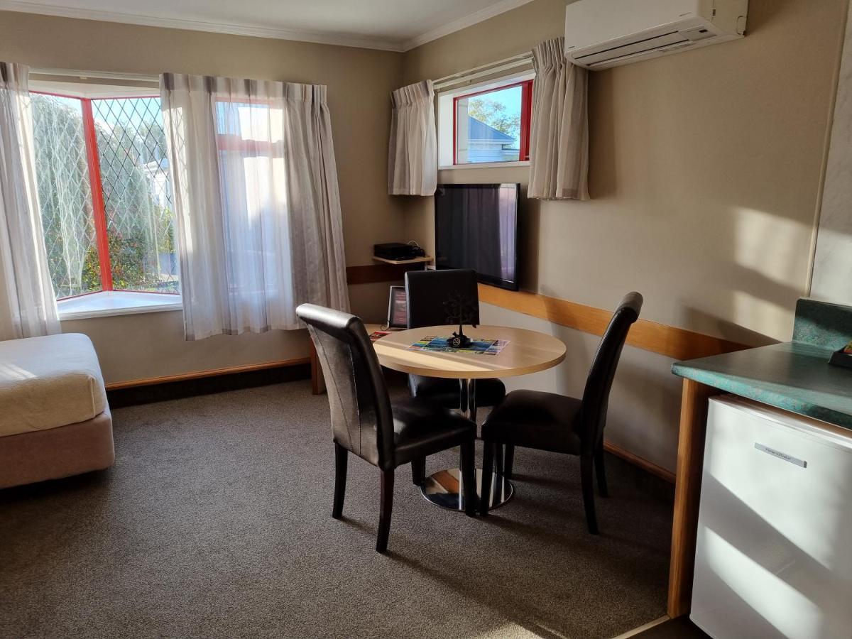 Amross Court 4*