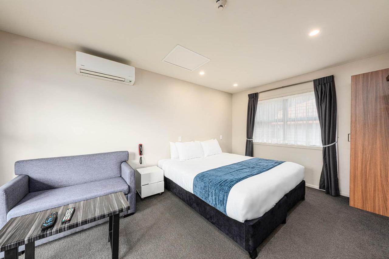 311 Riccarton