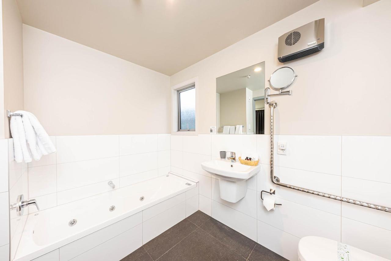 311 Riccarton