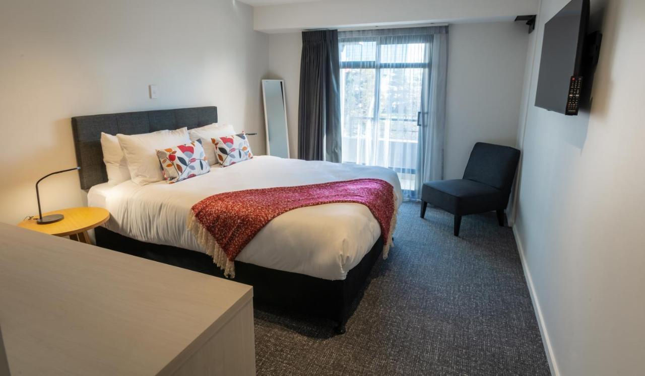 Hotel Give 2*