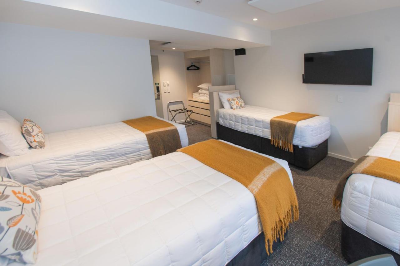 Give Hotel 2*