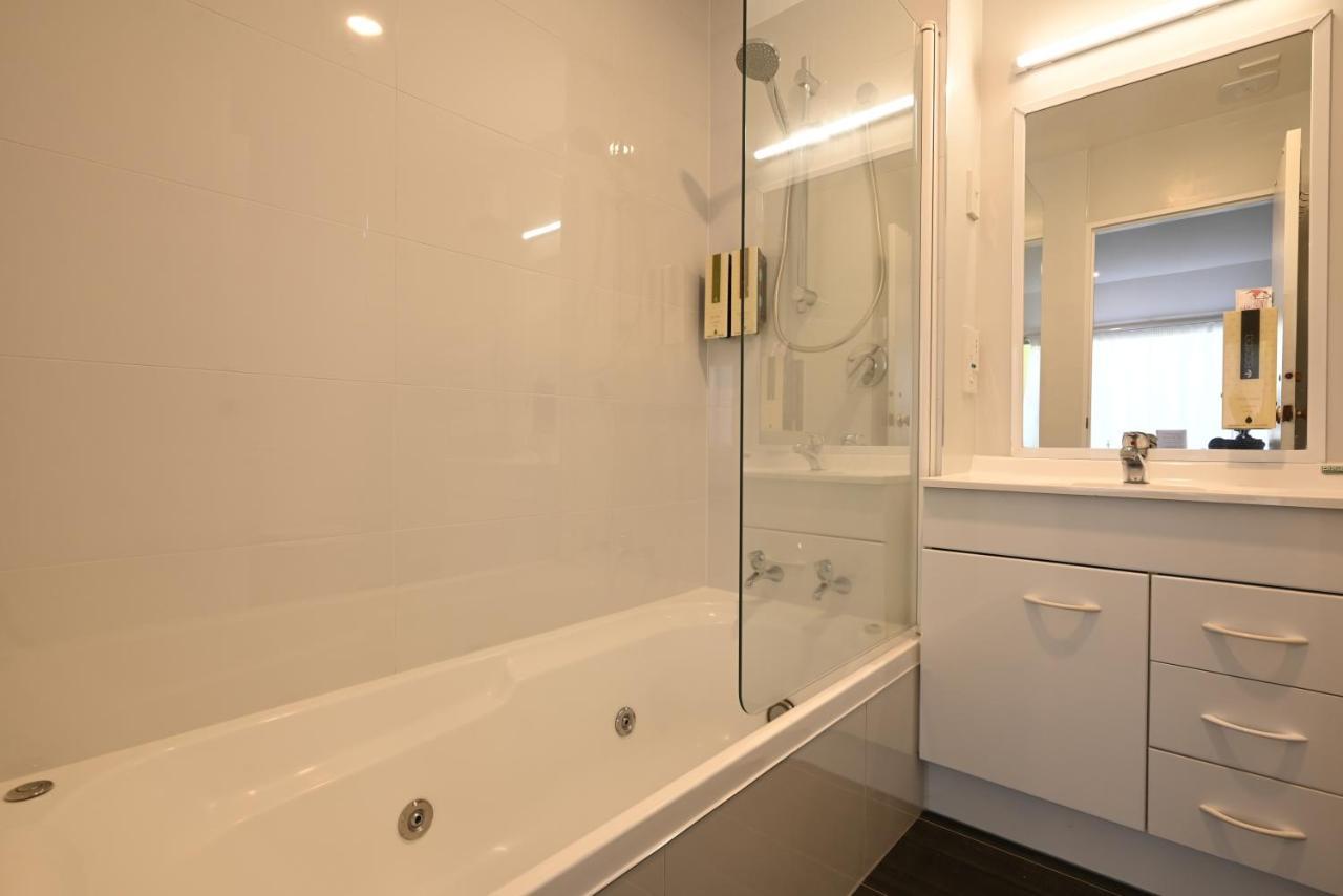 Riccarton Mall Motel 4*
