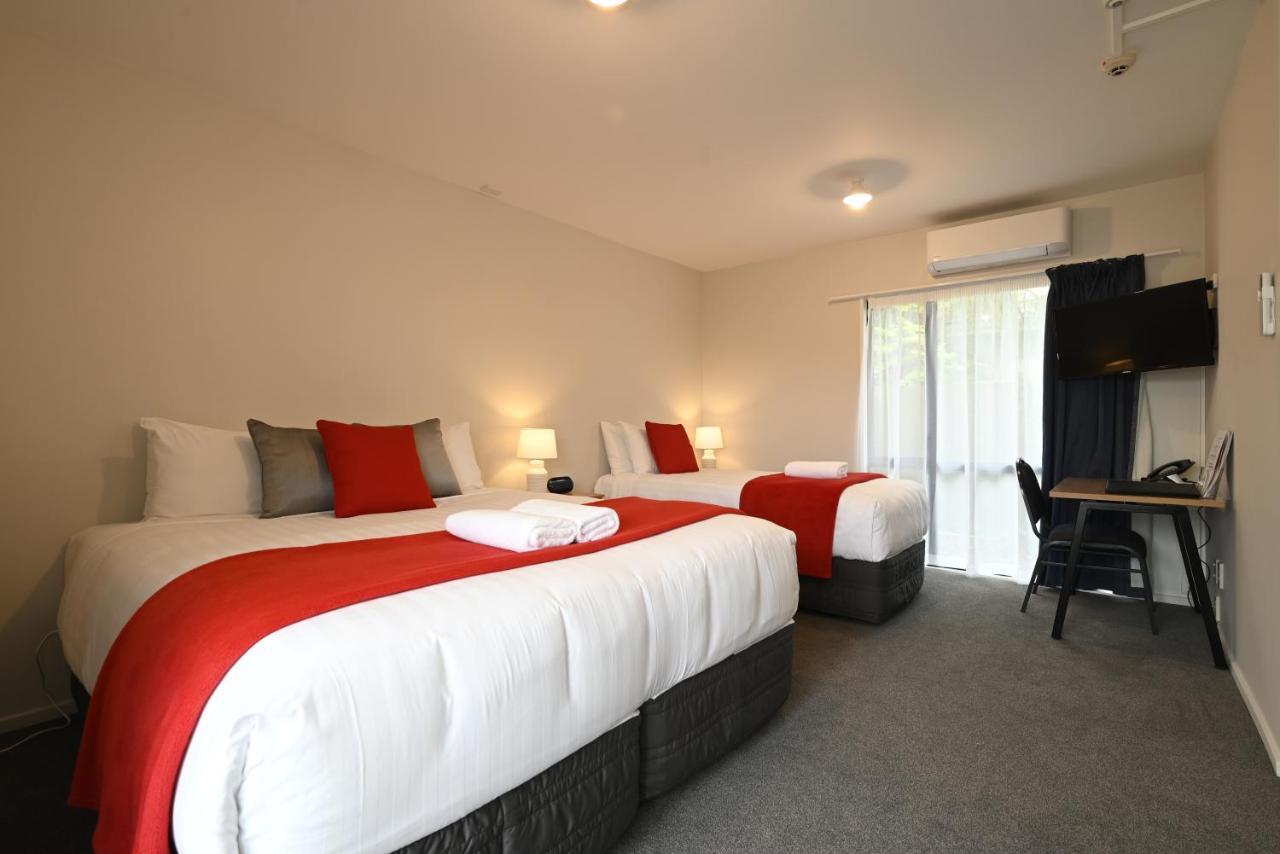 Riccarton Mall Motel 4*