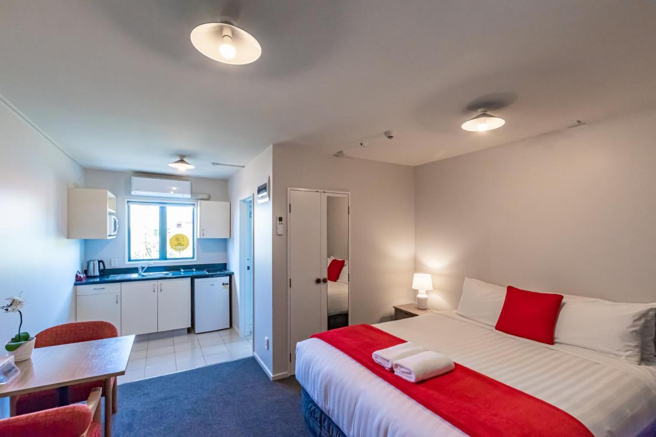 Riccarton Mall Motel 4*