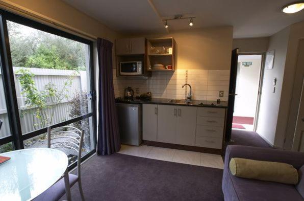 Athena Motel 4*