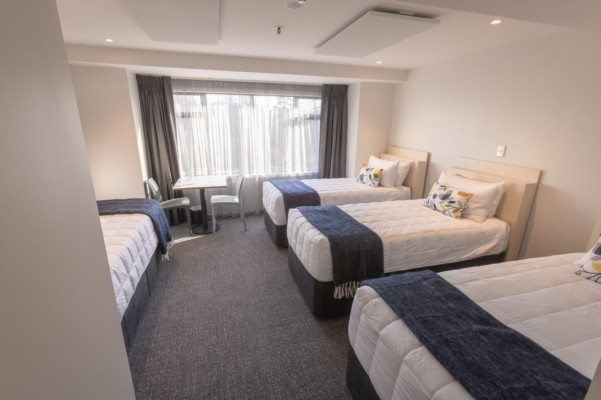 Give Hotel 2*