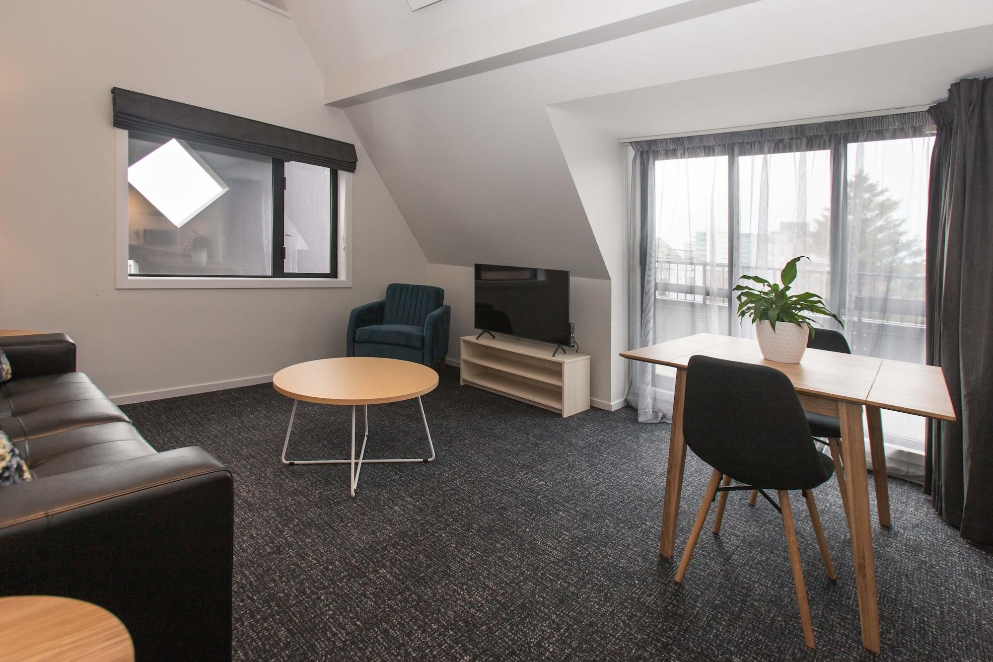 Hotel Give 2*