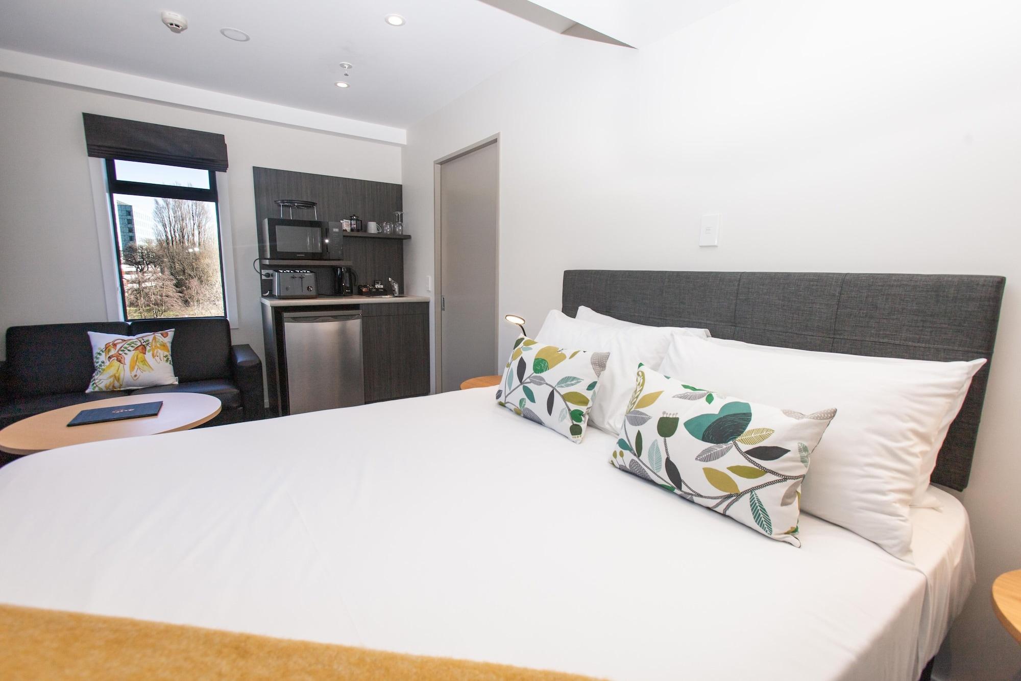 Give Hotel 2*