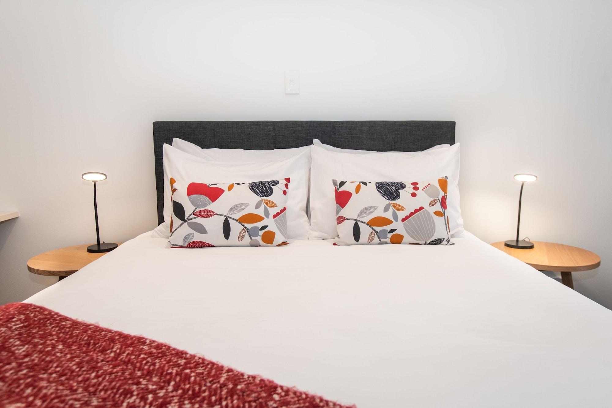 Give Hotel 2*