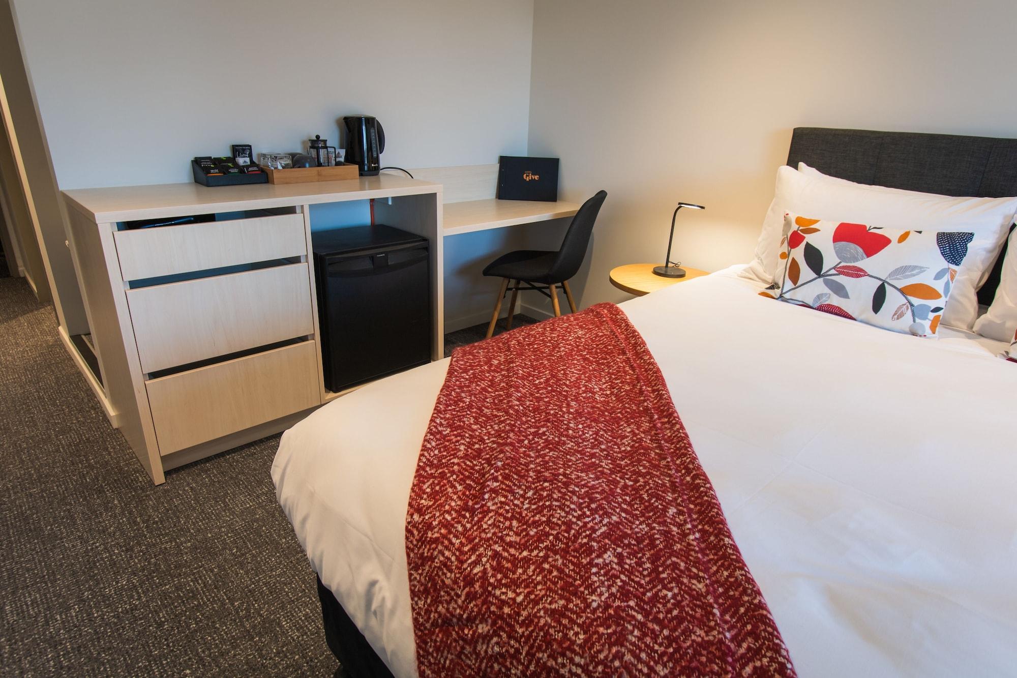 Give Hotel 2*