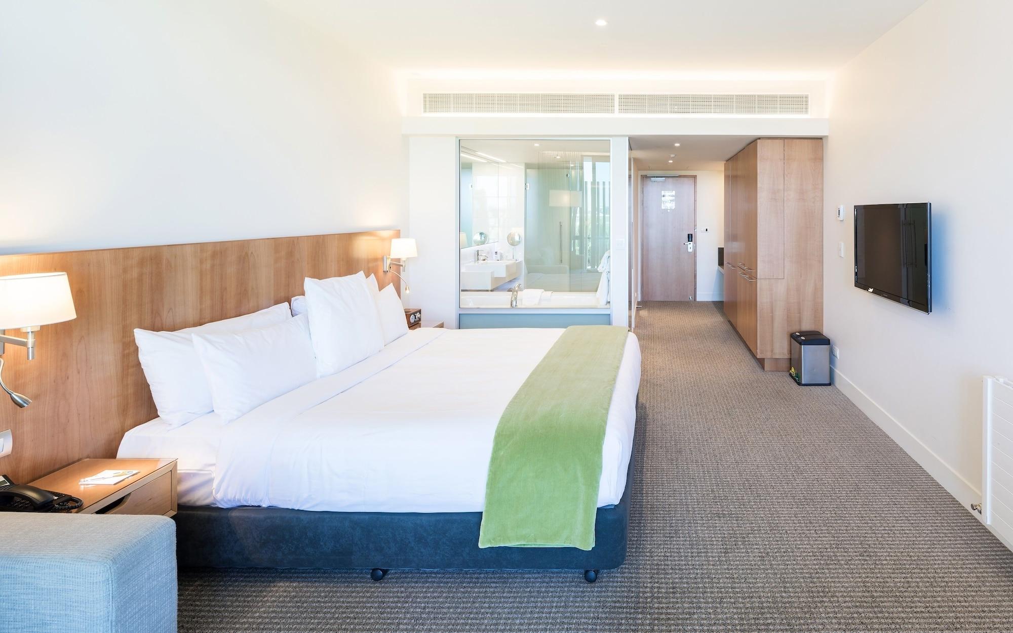 Commodore Airport Hotel