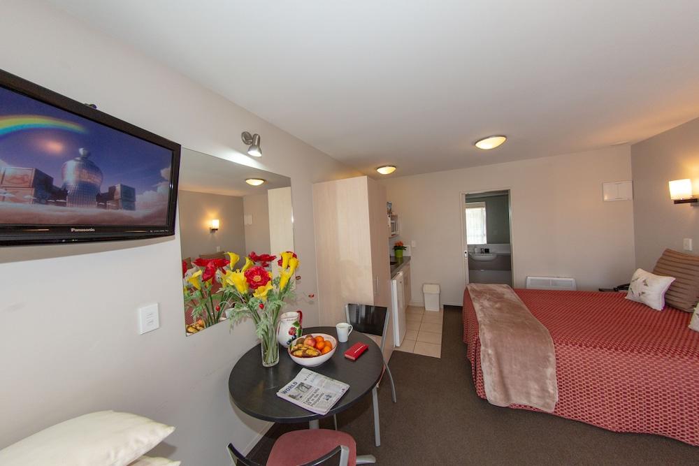 Motel Cranford Oak