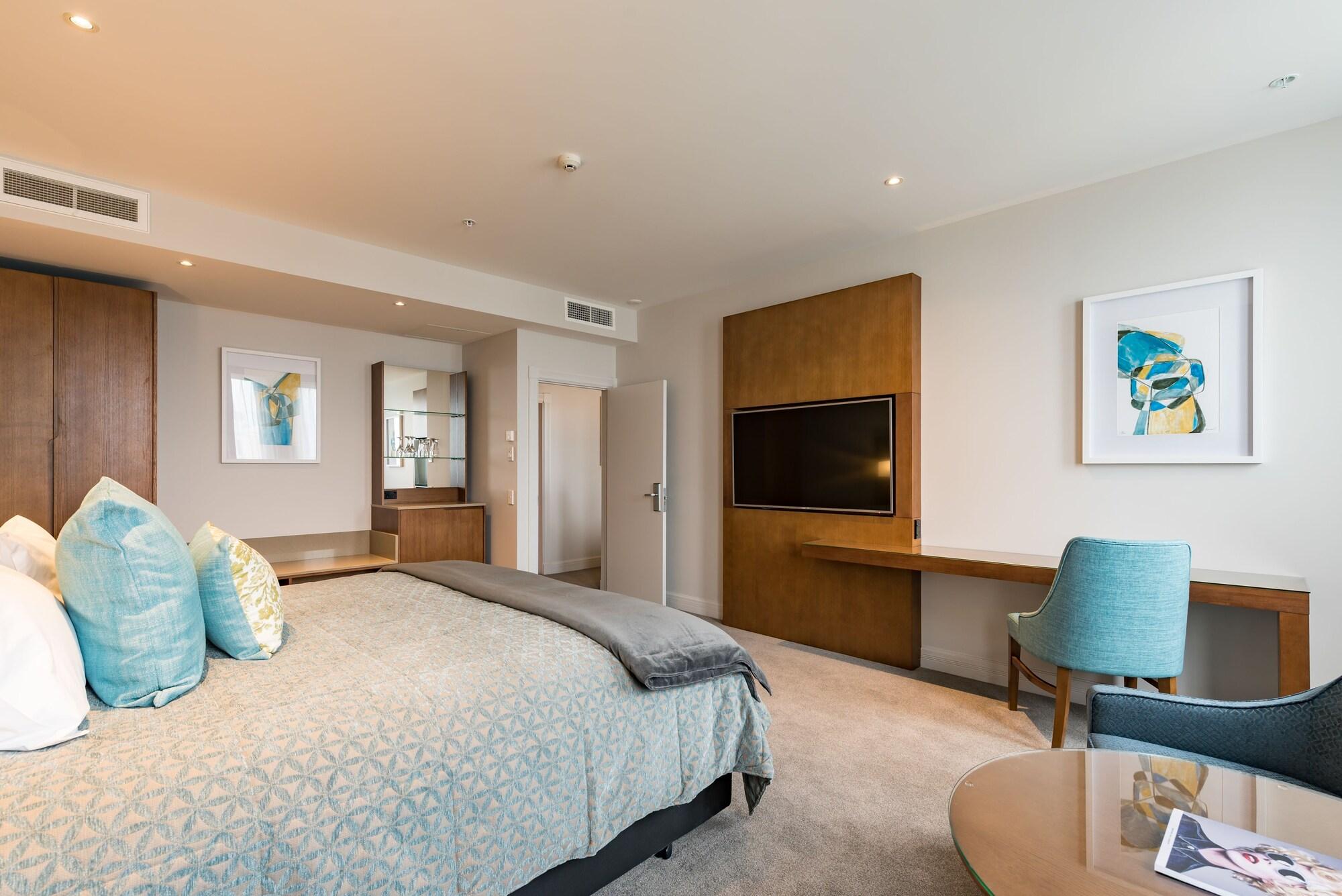 Hotel Distinction