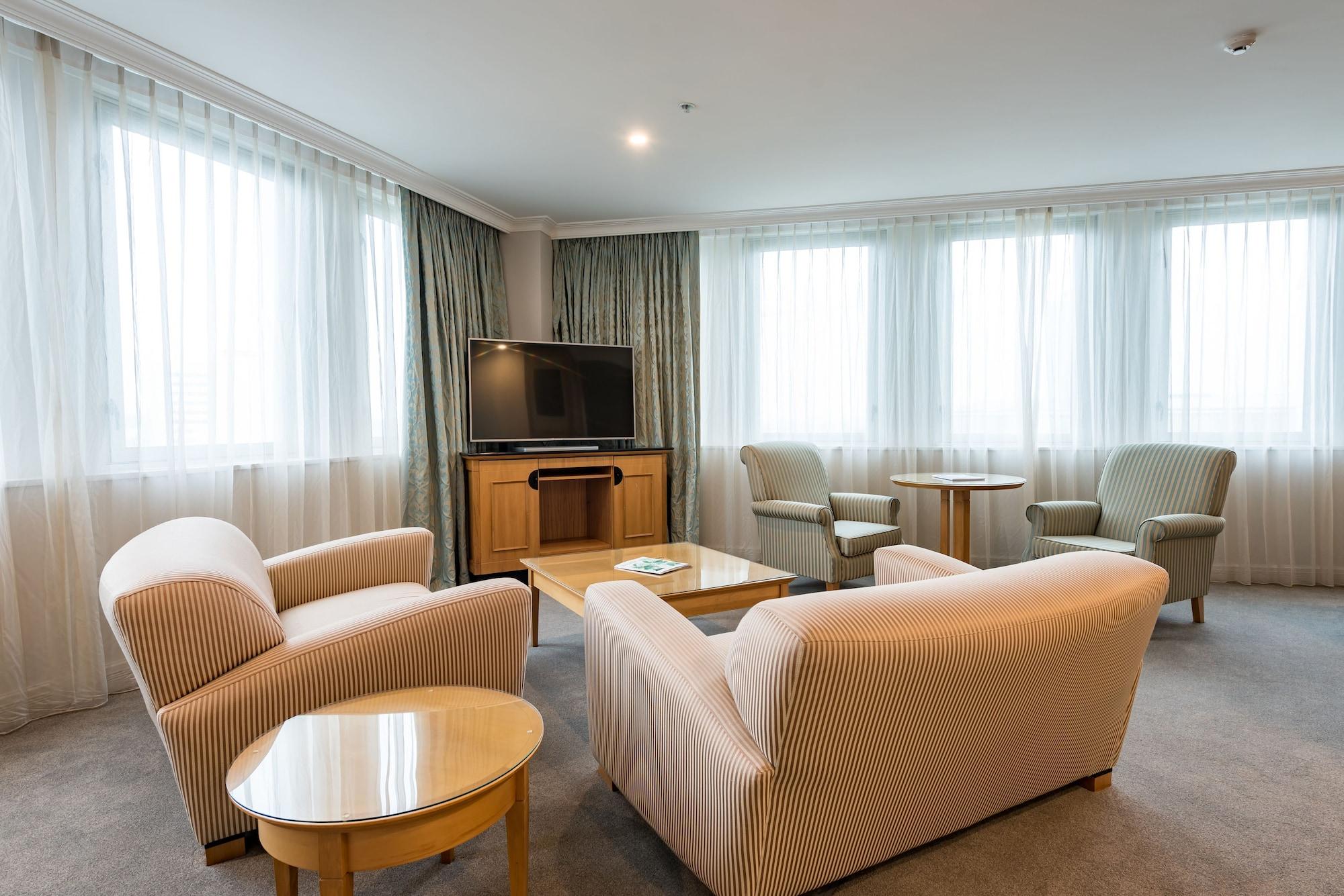 Hotel Distinction