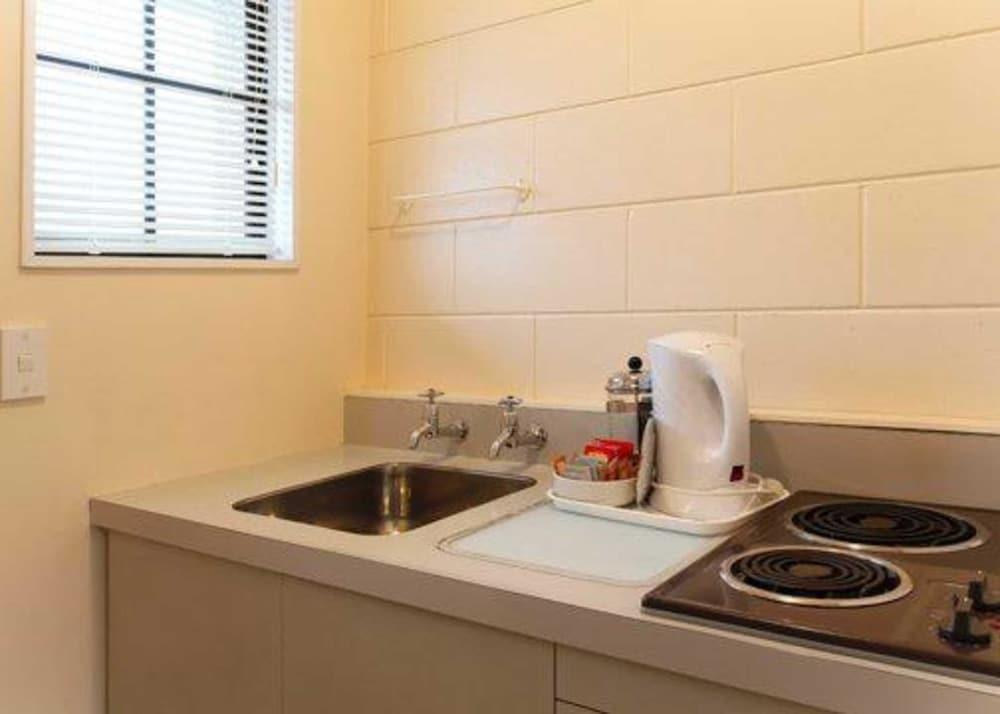 Motel Econo Canterbury Court 3*