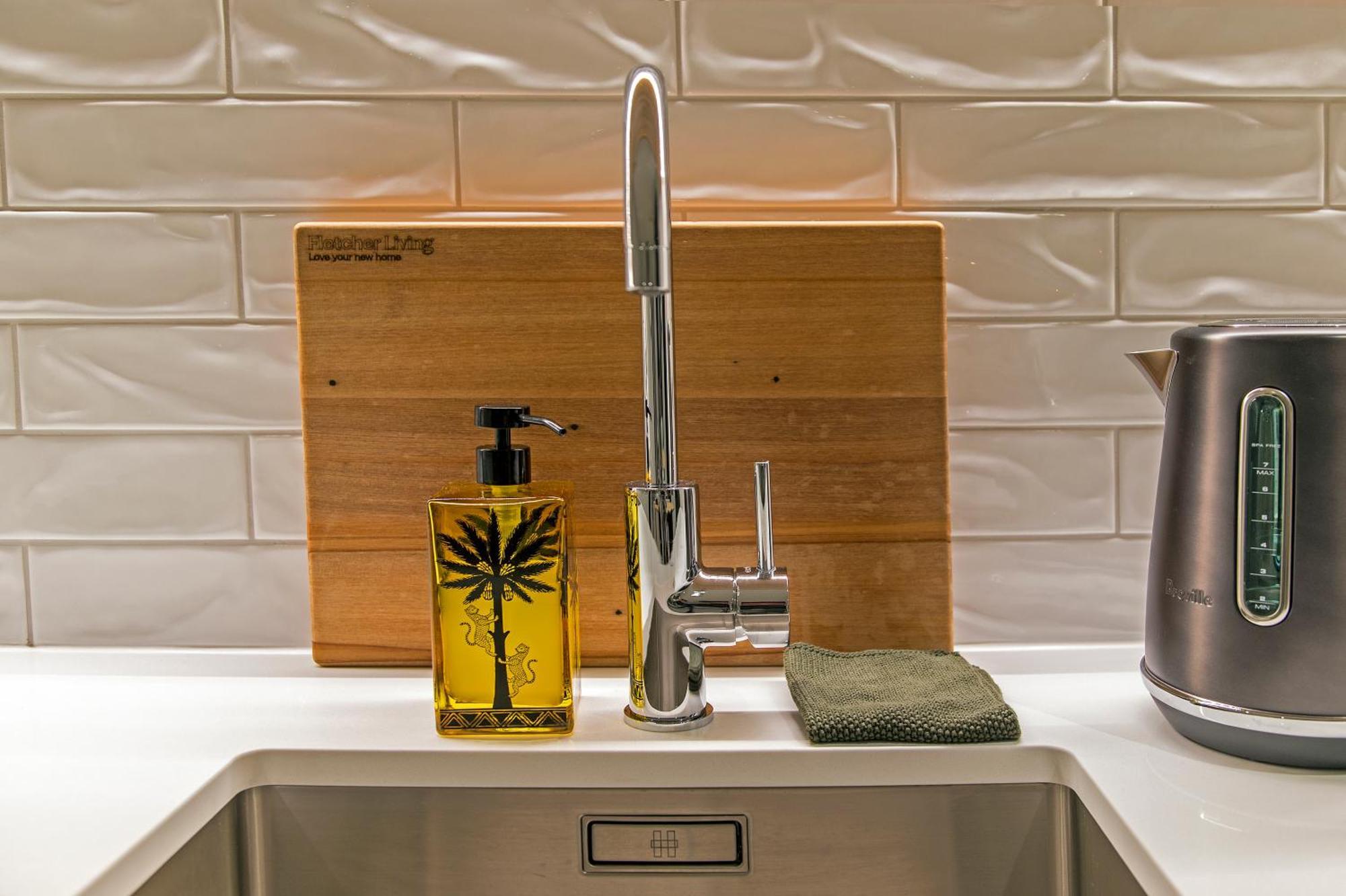Funk In The - Luxury Laneway With Single Garage Apartamento