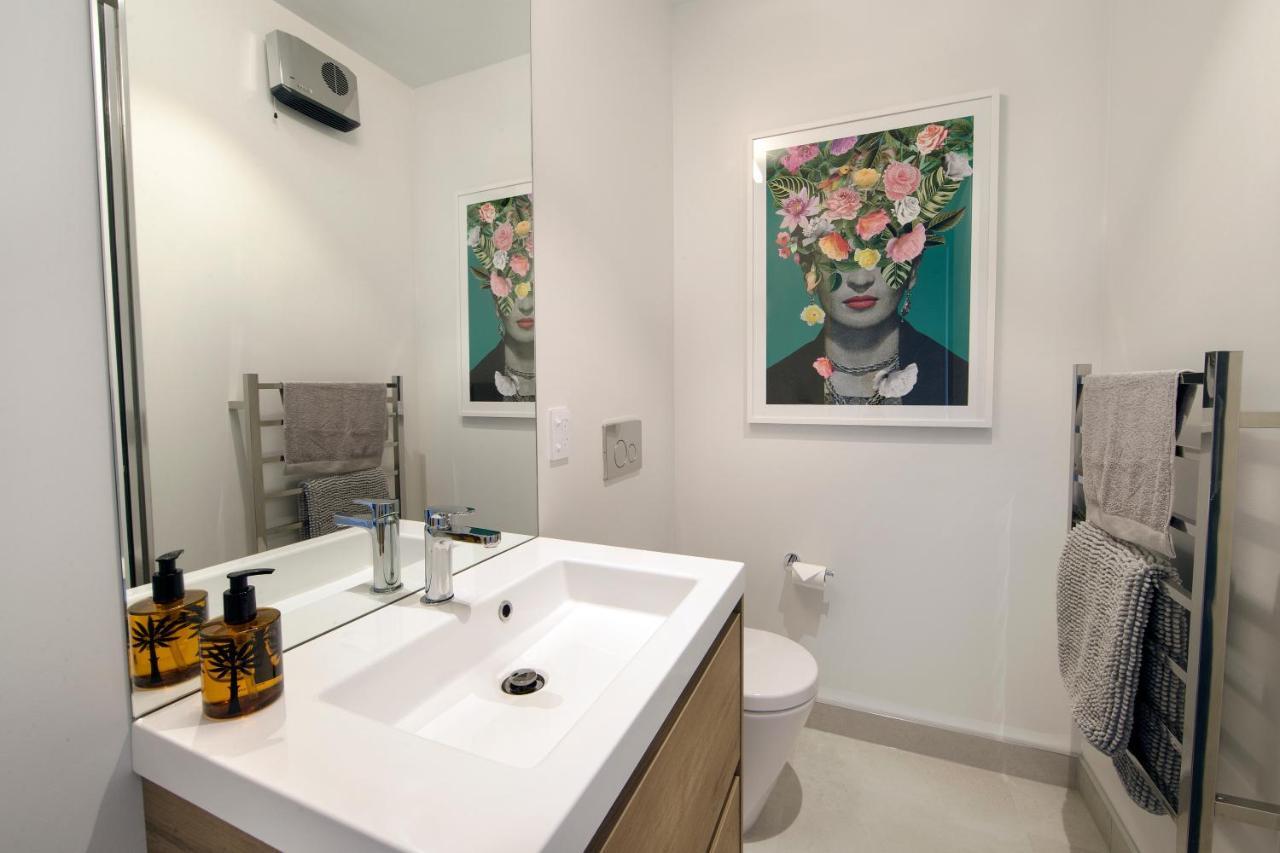 Funk In The - Luxury Laneway With Single Garage